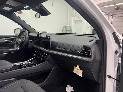 New 2026 Chevrolet Traverse LT AWD/4WD image 25