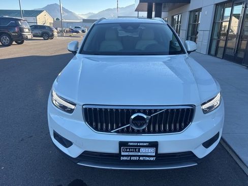 Used 2019 Volvo XC40 T5 Inscription image 2