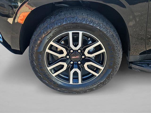 Used 2024 GMC Yukon AT4 w/ Technology Package AWD/4WD image 26