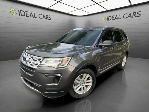 Used 2018 Ford Explorer XLT AWD/4WD image 1