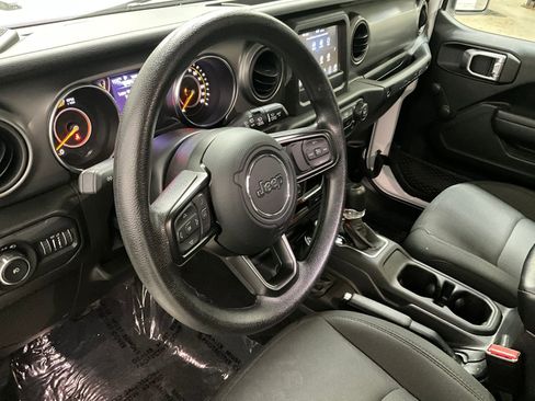 Used 2022 Jeep Wrangler Unlimited Sport AWD/4WD image 12