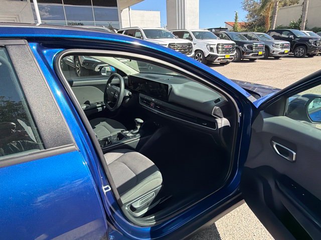 Used 2025 Kia K4 FWD image 6