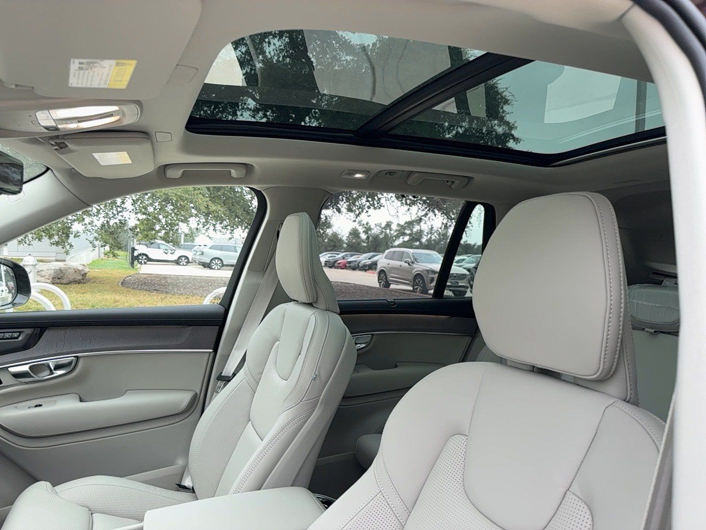 Used 2026 Volvo XC90 B6 Ultra w/ Protection Package Premier AWD/4WD image 14