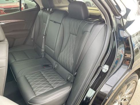 Used 2022 Buick Envision Avenir w/ Technology Package II image 26