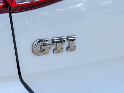 Used 2018 Volkswagen GTI S FWD image 10