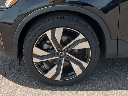Used 2023 Volvo XC40 B5 Plus w/ Protection Package Premier AWD/4WD image 13