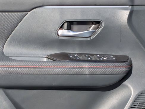 New 2026 Nissan Kicks SR FWD image 13