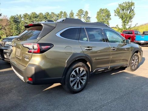 Used 2024 Subaru Outback Touring AWD/4WD image 9