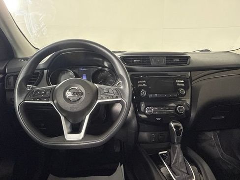 Used 2017 Nissan Rogue Sport SV AWD/4WD image 25