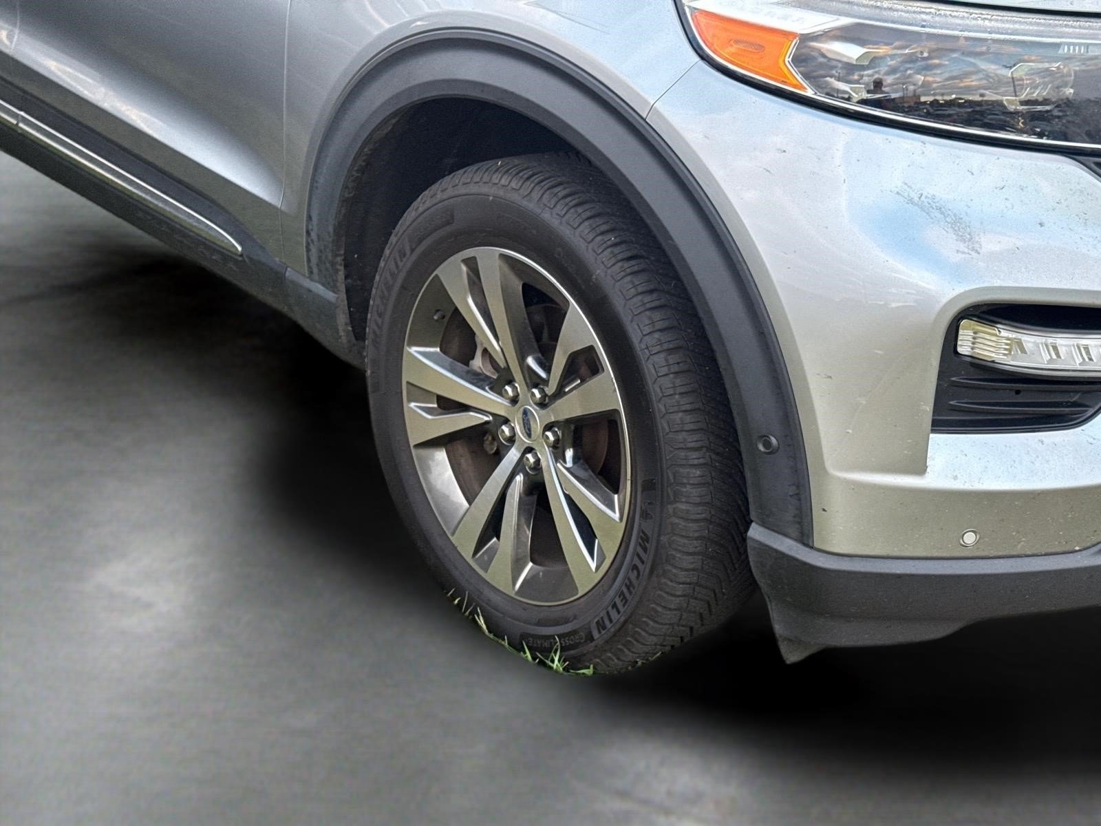 Used 2020 Ford Explorer Platinum w/ Premium Technology Package AWD/4WD image 11