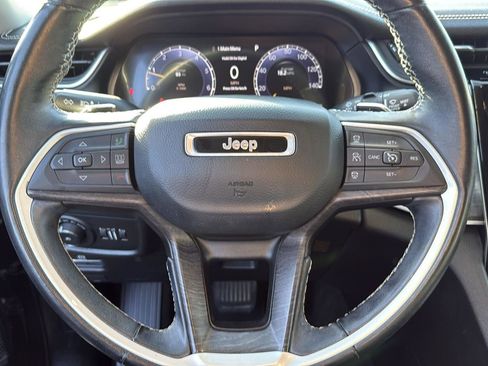 Used 2022 Jeep Grand Cherokee L Limited image 15