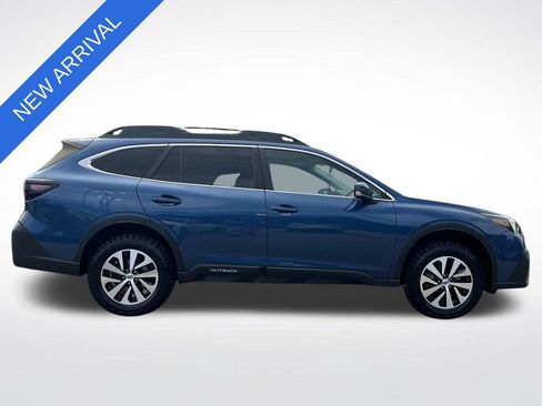 Used 2022 Subaru Outback Premium AWD/4WD image 2