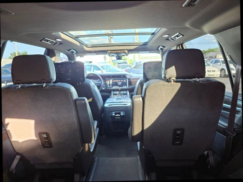 Used 2021 GMC Yukon Denali w/ Denali Ultimate Package AWD/4WD image 46