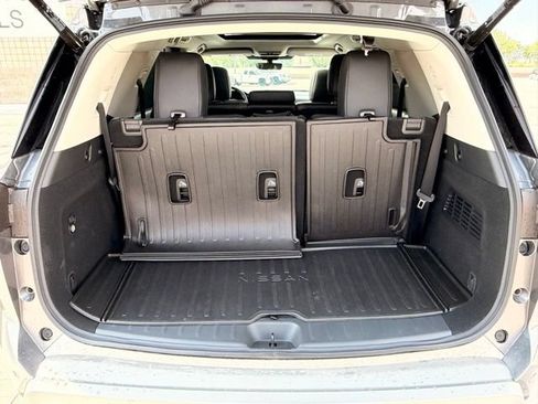 Used 2025 Nissan Pathfinder Platinum w/ Cargo Package AWD/4WD image 37