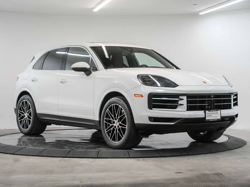 Used 2024 Porsche Cayenne AWD/4WD image 8