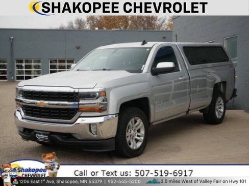 Used 2017 Chevrolet Silverado 1500 LT w/ LT Convenience Package image 5
