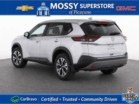 Used 2023 Nissan Rogue SV FWD image 4