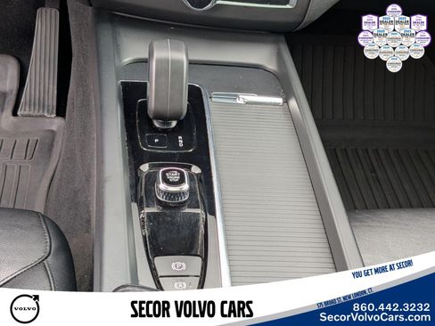 Certified 2024 Volvo XC60 B5 Core w/ Protection Package Premier AWD/4WD image 18