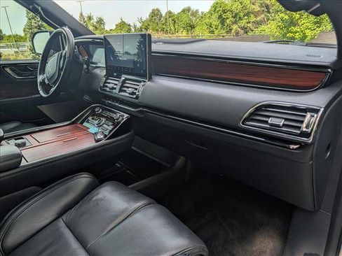 Used 2024 Lincoln Navigator L Reserve AWD/4WD image 16