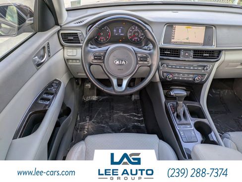 Used 2017 Kia Optima EX w/ Premium Package image 12