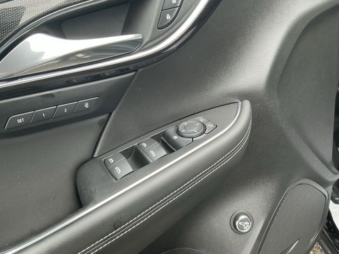 Used 2023 Buick Envision Essence image 13