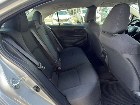 Used 2022 Toyota Corolla LE FWD image 28