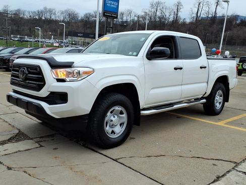 Used 2019 Toyota Tacoma SR w/ SR Convenience Package image 4