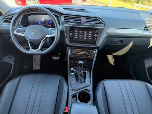 Used 2024 Volkswagen Tiguan SE FWD image 22