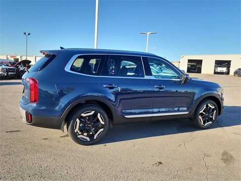 New 2025 Kia Telluride S image 2