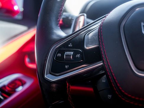 Used 2021 Chevrolet Corvette Stingray Premium Cpe w/ Z51 Performance Package image 19