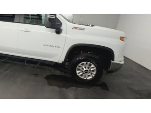 Used 2024 Chevrolet Silverado 2500 LT w/ Convenience Package AWD/4WD image 2