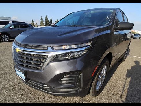 Used 2022 Chevrolet Equinox LS w/ LS Convenience Package FWD image 1