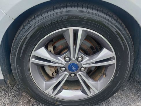 Used 2018 Ford Focus SE w/ SE Appearance Package FWD image 24