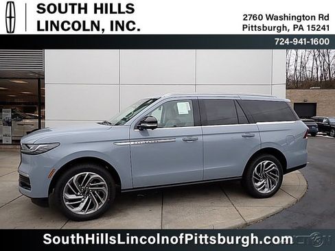 New 2025 Lincoln Navigator Reserve AWD/4WD image 8