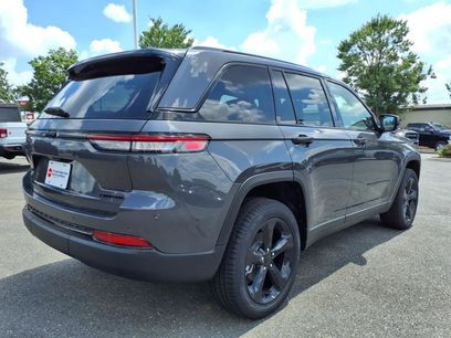 New 2025 Jeep Grand Cherokee Limited w/ Black Appearance Package