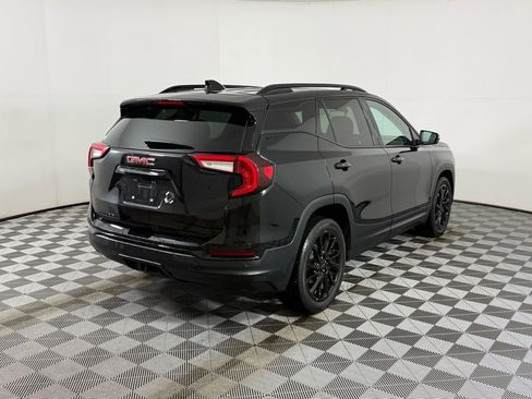 Used 2024 GMC Terrain SLT w/ Elevation Edition image 10