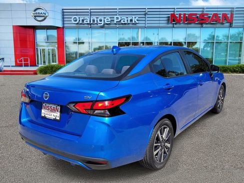 Used 2021 Nissan Versa SV FWD image 3