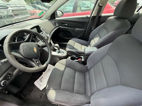 Used 2016 Chevrolet Cruze LT image 17