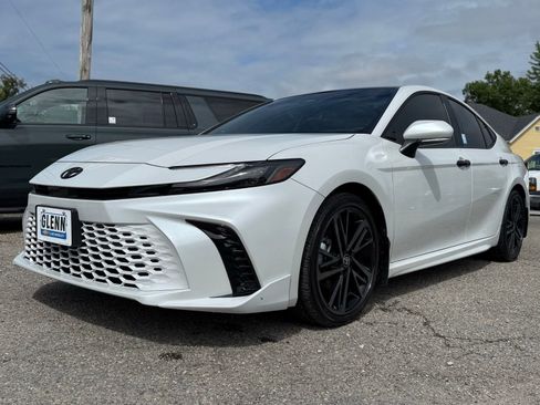 Used 2025 Toyota Camry XSE w/ Premium Package FWD image 2