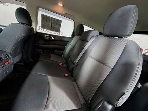 Used 2020 Nissan Pathfinder SV AWD/4WD image 28