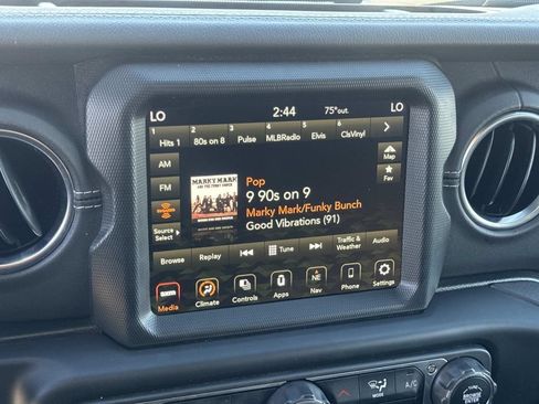 Used 2023 Jeep Wrangler Unlimited Sahara w/ LED Lighting Group AWD/4WD image 10