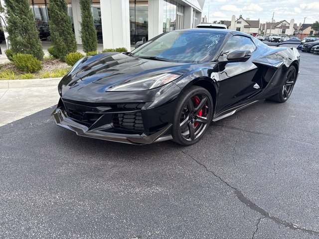 Used 2023 Chevrolet Corvette Z06 w/ Z07 Performance Package RWD image 5