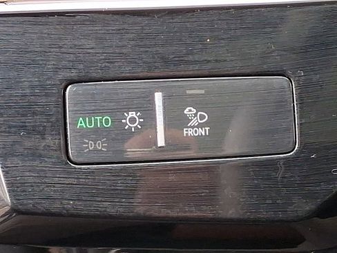 Used 2019 Audi e-tron Prestige image 32