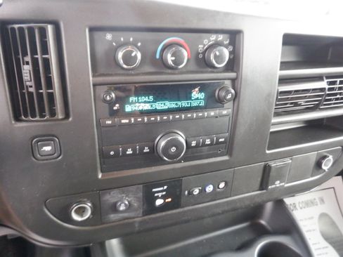 Used 2020 GMC Savana 2500 w/ Driver Convenience Package RWD image 19