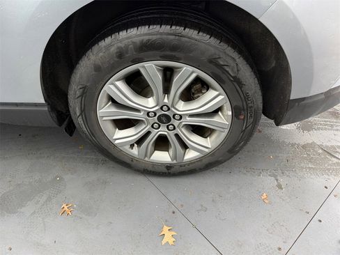 Used 2024 Ford Edge Titanium image 36