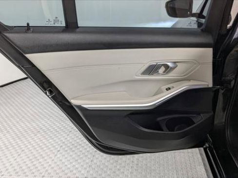 Used 2020 BMW 330i xDrive Sedan w/ Convenience Package image 17