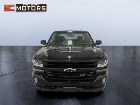 Used 2017 Chevrolet Silverado 1500 LT w/ Midnight Edition AWD/4WD image 8