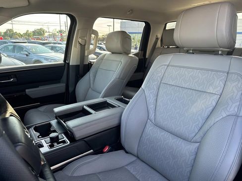 Used 2023 Toyota Tundra Limited image 17