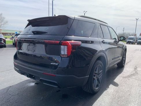 Used 2025 Ford Explorer ST-Line w/ ST-Line Street Pack AWD/4WD image 3
