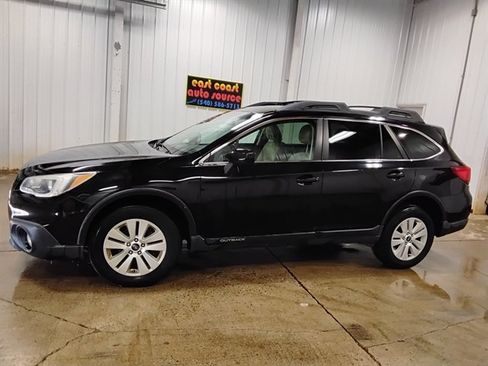 Used 2016 Subaru Outback 2.5i Premium image 5